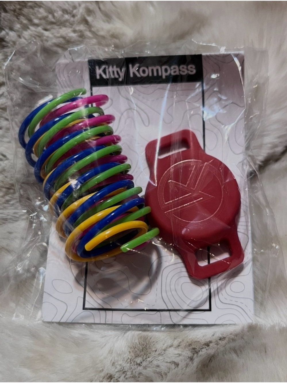 Tile Sticker Cat Collar Holder, Tracking Case & 4 Interactive Cat Spiral